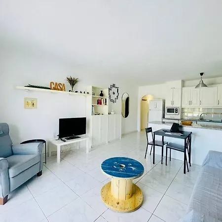 דירה Comfy With Large Terrace Five Minutes From Ocean *