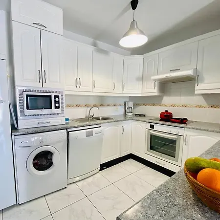 דירה Comfy With Large Terrace Five Minutes From Ocean לוס כריסטיאנוס