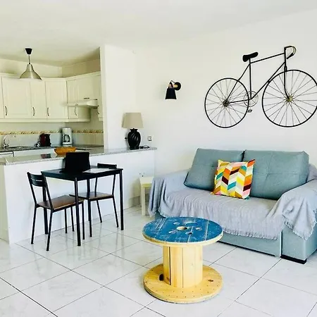 Comfy With Large Terrace Five Minutes From Ocean לוס כריסטיאנוס